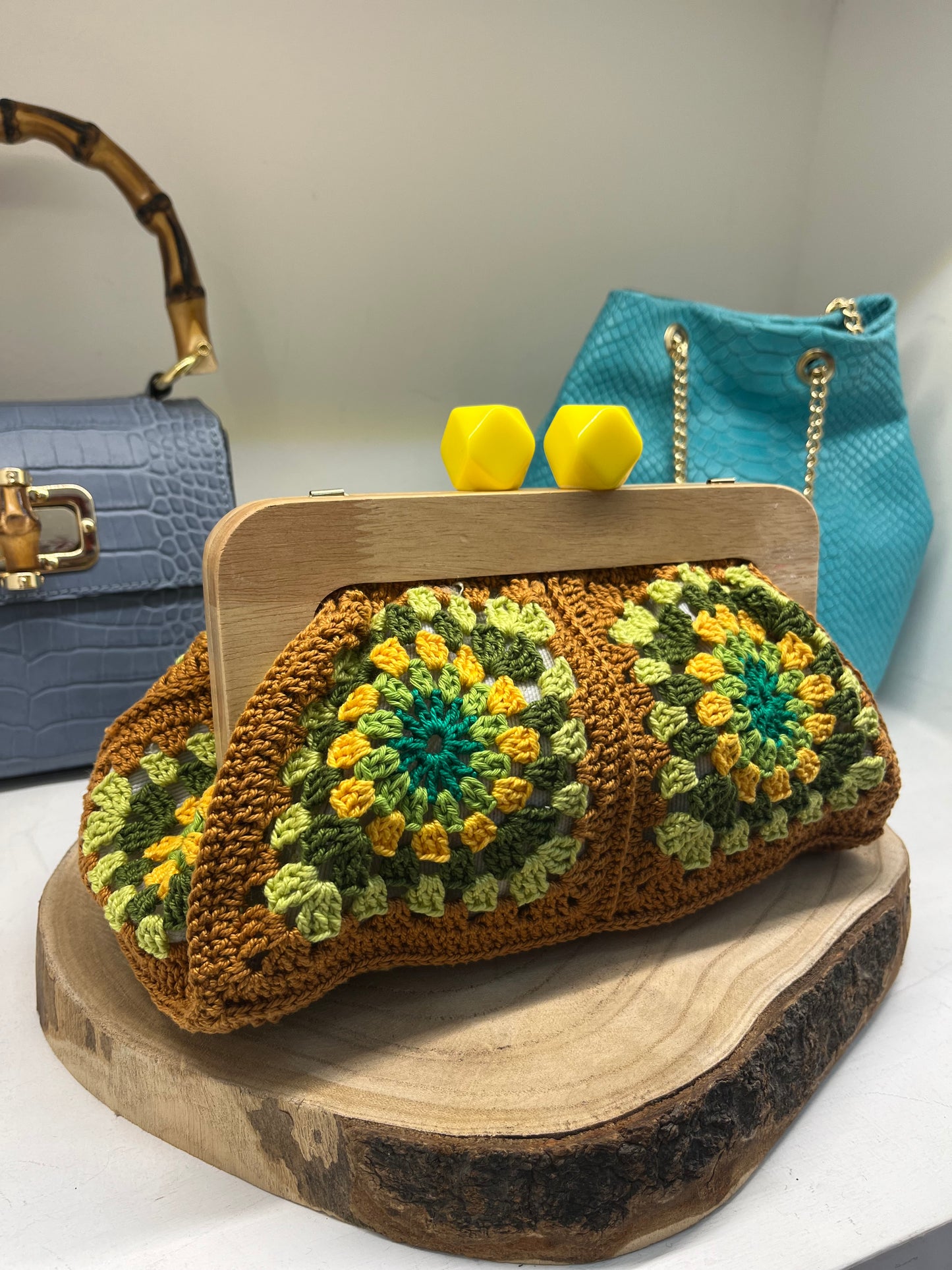 Borsa Pasticcino Uncinetto – Toni del Giallo e del Verde con Manico in Legno